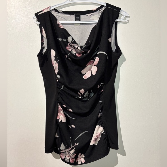 Zone Choc Tops - ✨Black and Pink Floral Asymmetrical Sleeveless Blouse PTP 19in🌸